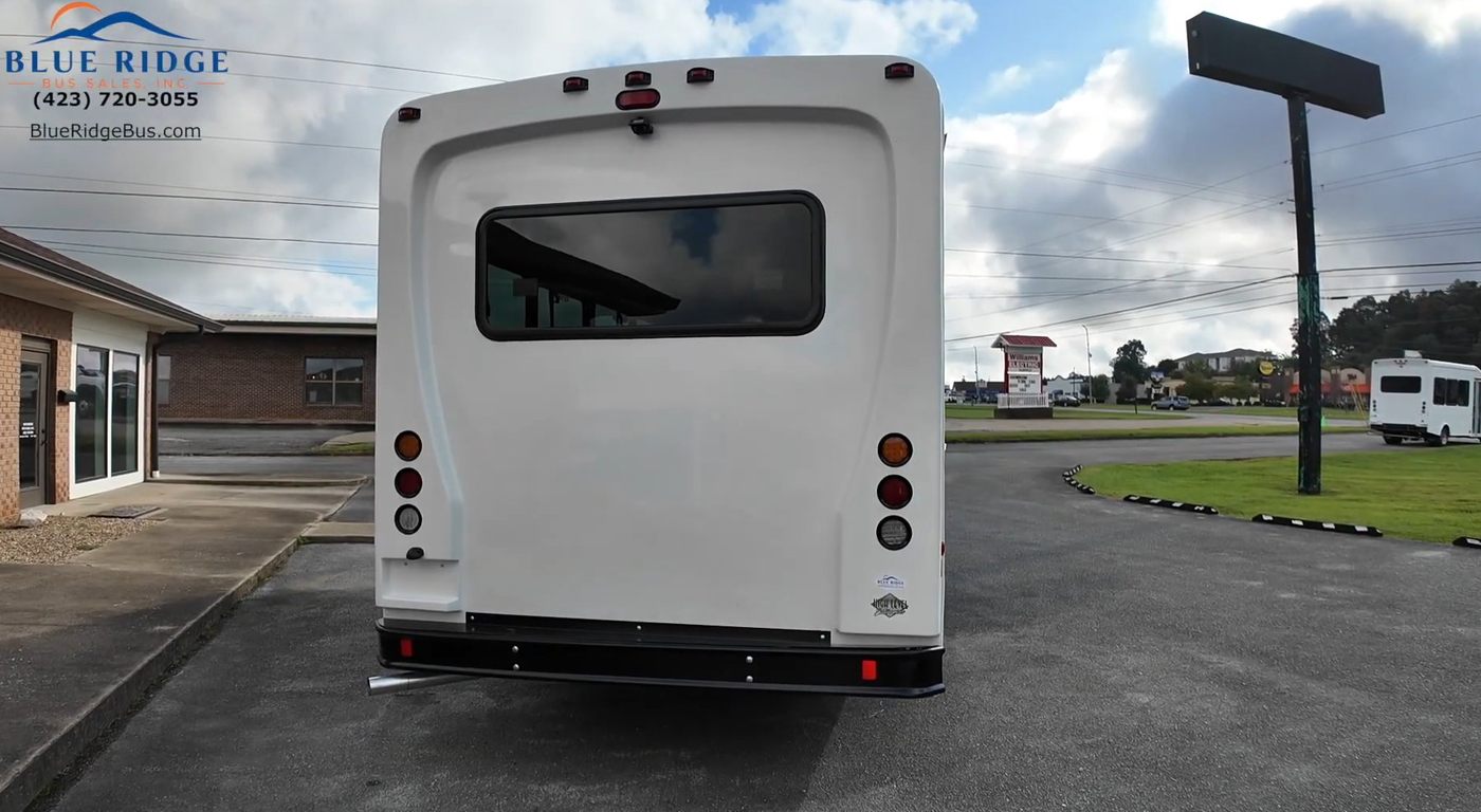 2026 HLE MAVRYK on a 2024 Chevrolet 4500 — photo 2