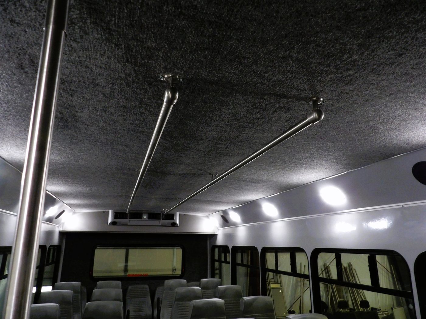2026 HLE MAVRYK on a 2024 Chevrolet 4500 — photo 3