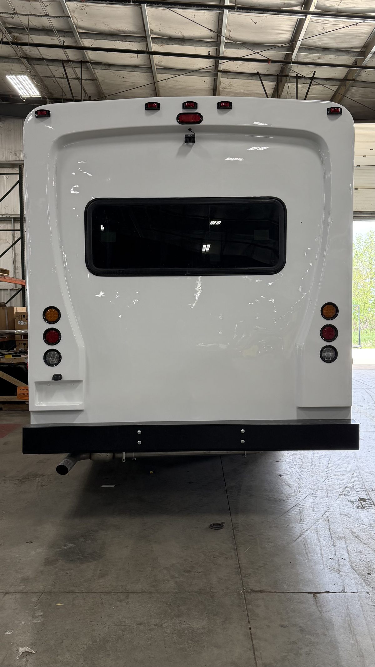 HLE Kavlyr shuttle bus, rear view